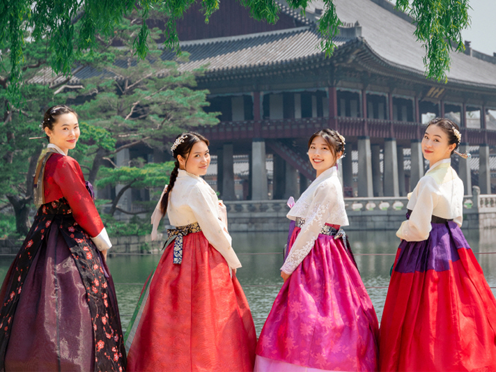 [Small Group Tour] Royal Palace Tour