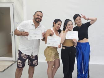 [Small Group Tour] K-pop tour(K-pop Dance lesson, Market, K-Entertainment Headquarter, Hangang Park Chicken&Beer)